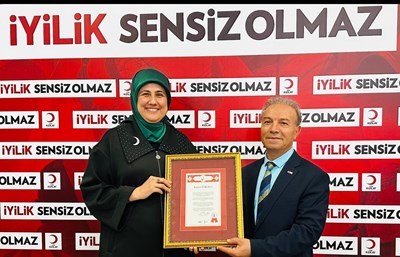 Türk Kızılay’ı Genel başkanımız Prof. dr.  Fatma Meriç YILMAZ ve yönetimin katılımıyla Türkiye genelinde dereceye giren il başkanlarımıza ödül verildi.