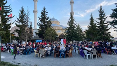Genç Kızılay Sarız olarak, Türkiye Diyanet Vakfı Sarız Şubesi ile birlikte Sarız meydan Atatürk Parkında iftar programımızı gerçekleştirdik.