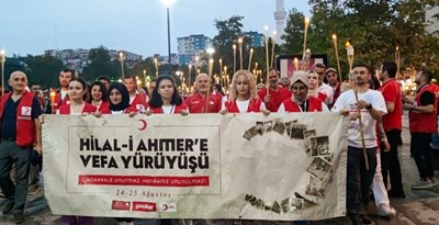 Türk Kızılay’ından Hilal-i Ahmer’ e vefa yürüyüşü